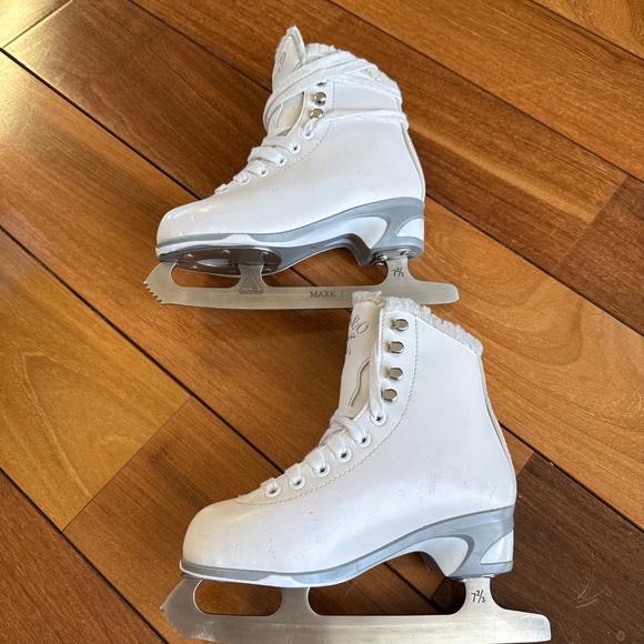 Cameo figure skates girl size 13 - Picture 4 of 5